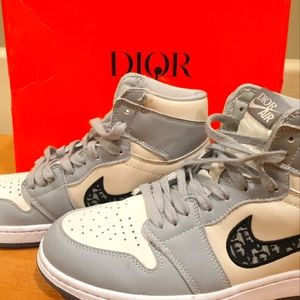 Jordan 1 Retro high dior sneakers.